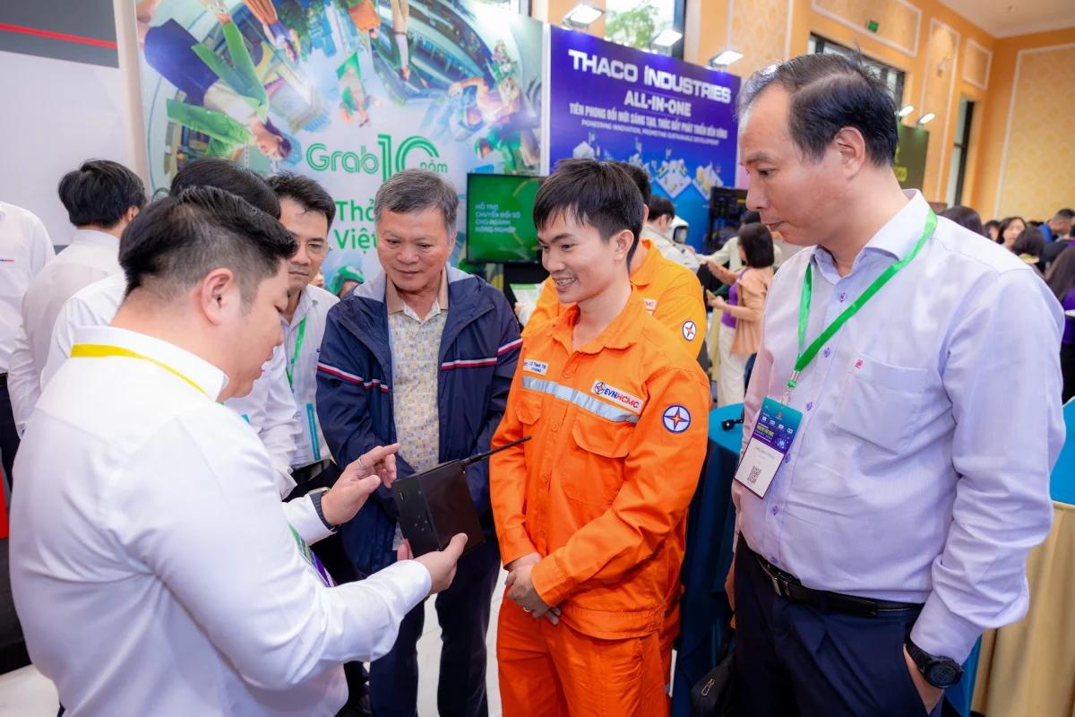 Tăng tốc Chuyển đổi số ngành công thương: Bối cảnh và Giải pháp