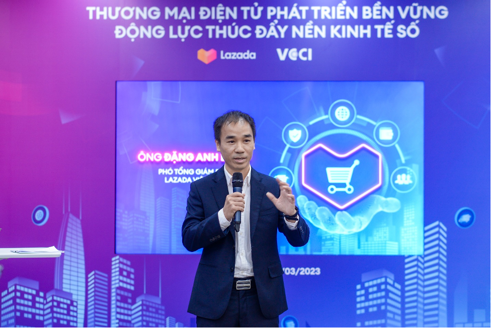 Phát Triển Bền Vững Trong Thương Mại Điện Tử: Lợi Ích Của Việc Sử Dụng Công Nghệ Số